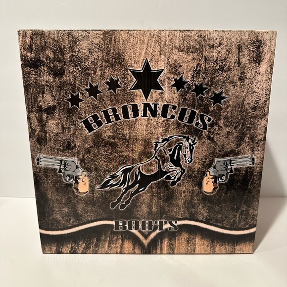 Broncos Western Boots - Picture 9 of 13